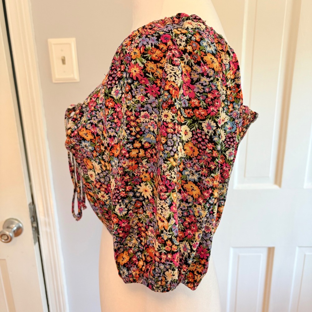Wild Fable Womens Large Crop Top Multicolor Floral Ruched Front Smocked Back - Picture 2 of 5